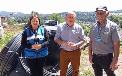 Municipio entrega estanque de agua de 3 mil litros, bomba y 400 metros lineales de planza a Comité Los Robles de Panguipulli Alto