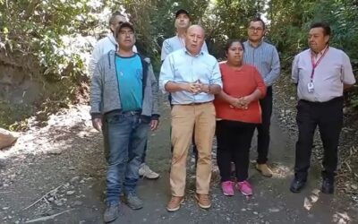 Alcalde Valdivia, concejal Vega y dirigentes ejecutan camino de acceso a bocatoma de agua potable en el sector Las Patagüas en Coñaripe