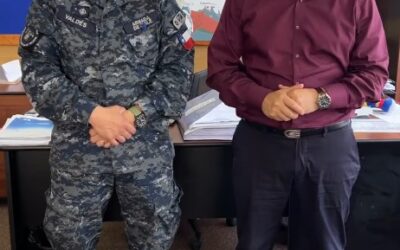 Alcalde Valdivia recibe a nuevo Capitán de Puerto y refuerzan trabajo conjunto en Panguipulli.