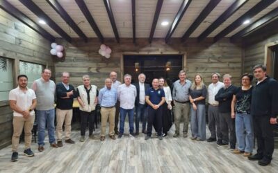 Alcalde Valdivia sostuvo reunión de trabajo con empresarios locales y nacionales