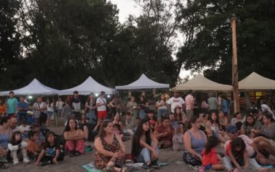 Playa Chauquén se consolida como nuevo punto de encuentro del verano con su Festival de la Voz.