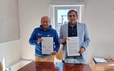 Alcalde Valdivia firmó convenio con MINVU que permitirá trabajar en cinco programas y asistencia técnica