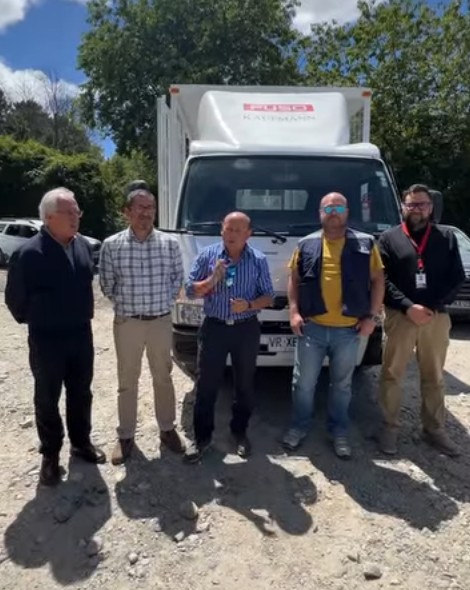 Panguipulli fortalece el reciclaje con nuevo camión financiado por el Gobierno Regional.