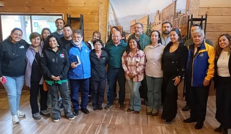 Municipio, Gobierno Regional y emprendedores impulsan el desarrollo turístico de Liquiñe