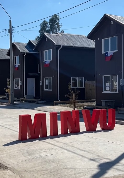 Después de 15 años de espera: 28 familias del Comité Nanguil reciben sus viviendas en emotiva ceremonia