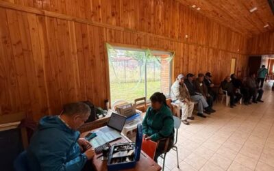 Cien vecinos de Liquiñe realizaron su pago del permiso de circulación en atención en terreno de la Dirección de Tránsito y Transporte Público