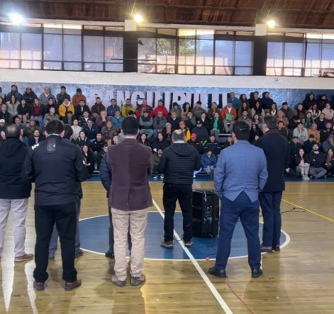 Alcalde Valdivia comunica ajustes internos a funcionarios municipales ante complejo escenario financiero