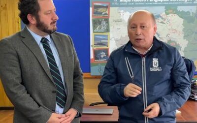 Alcalde Rodrigo Valdivia y Seremi de Medio Ambiente abordaron importantes desafíos ambientales para Panguipulli