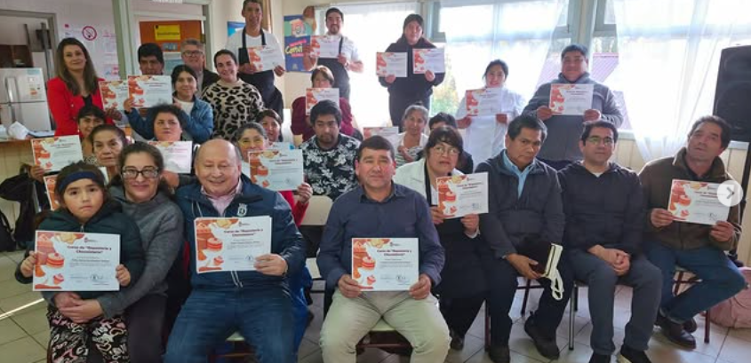 Alcalde Valdivia estuvo en Cayumapu junto al Concejo Municipal apoyando nivelación de estudios y capacitación para 24 mujeres del sector