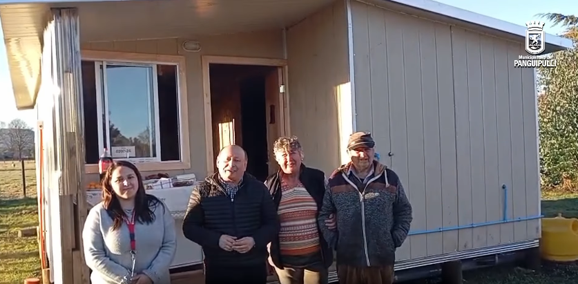Municipalidad entrega vivienda de emergencia a familia afectada por incendio en Caricuicui