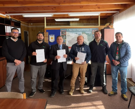 Municipalidad y CONAF proyectan trabajo conjunto en Neltume, prevención de incendios y áreas protegidas